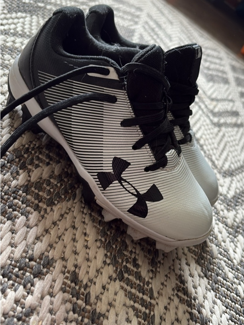 Under Armour Black Mesh Athletic Shoe
